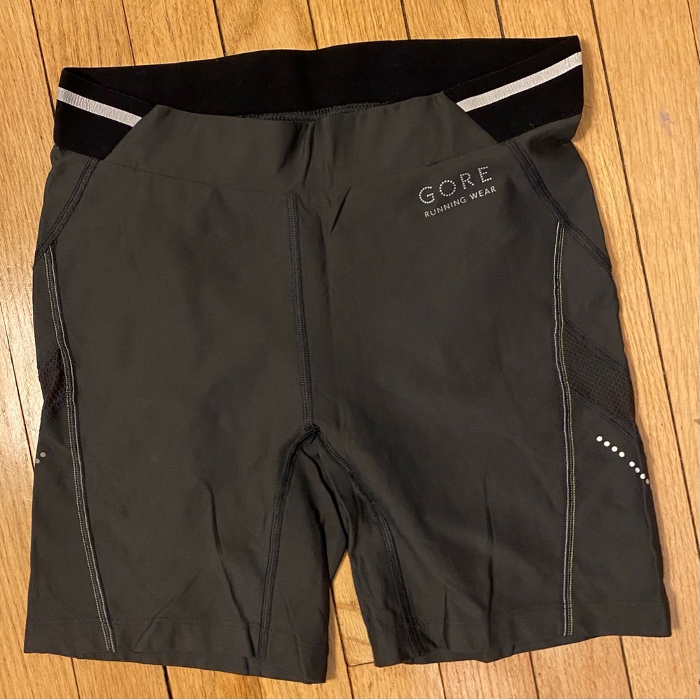 Gore Running Wear Shorts Women’s S black back zip pocket athletic sport fittness